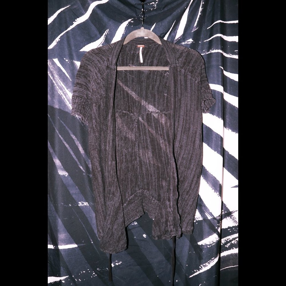 ☕️FREE PEOPLE CARDIGAN IN HEATHER GREY☕️